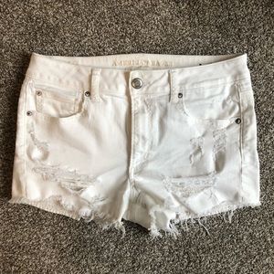 AEO hi-rise shortie | Ripped, White Denim Shorts (Stretch)